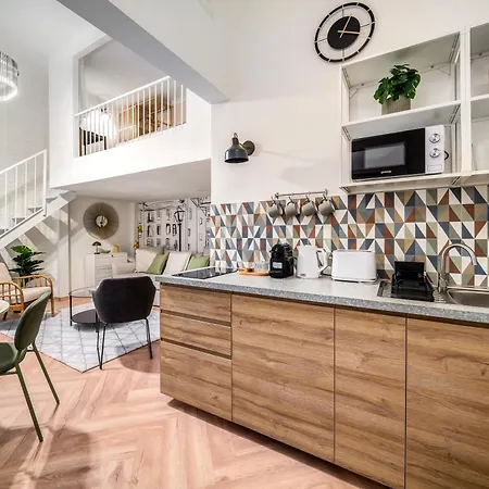 Opera Corso Apartman *